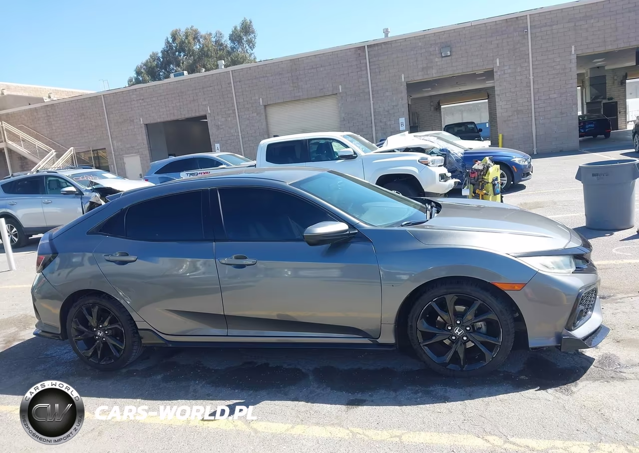 2018 Honda Civic Sport VIN:SHHFK7G49JU212564 - 13