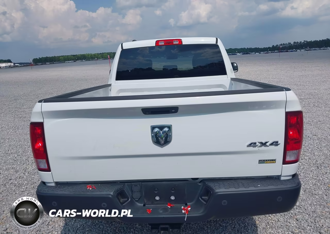 2018 Ram 1500 VIN:1C6RR7FG1JS326221 - 16