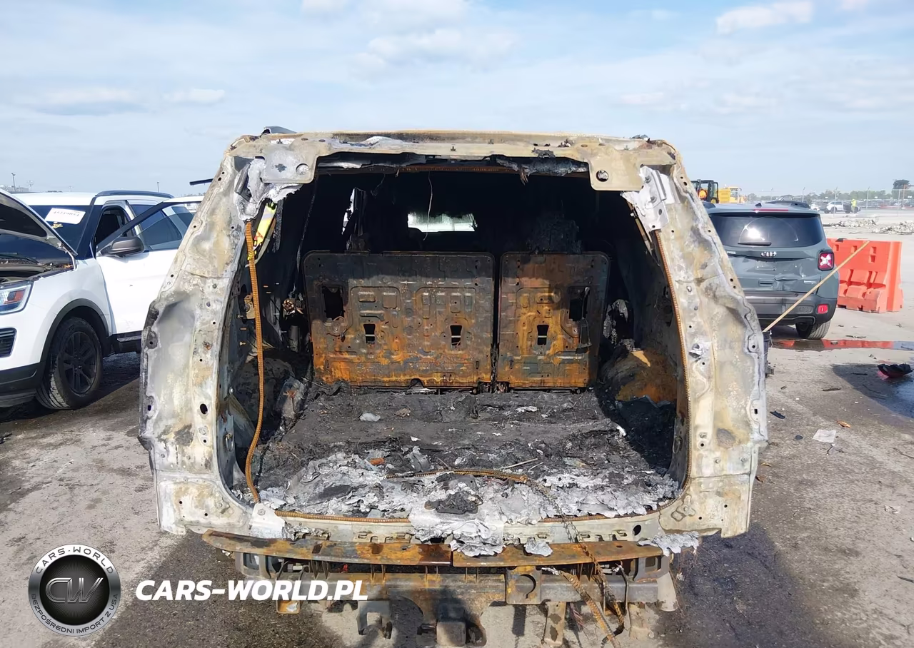 2023 Chevrolet Suburban 4Wd Lt VIN:1GNSKCKD3PR131649 - 6