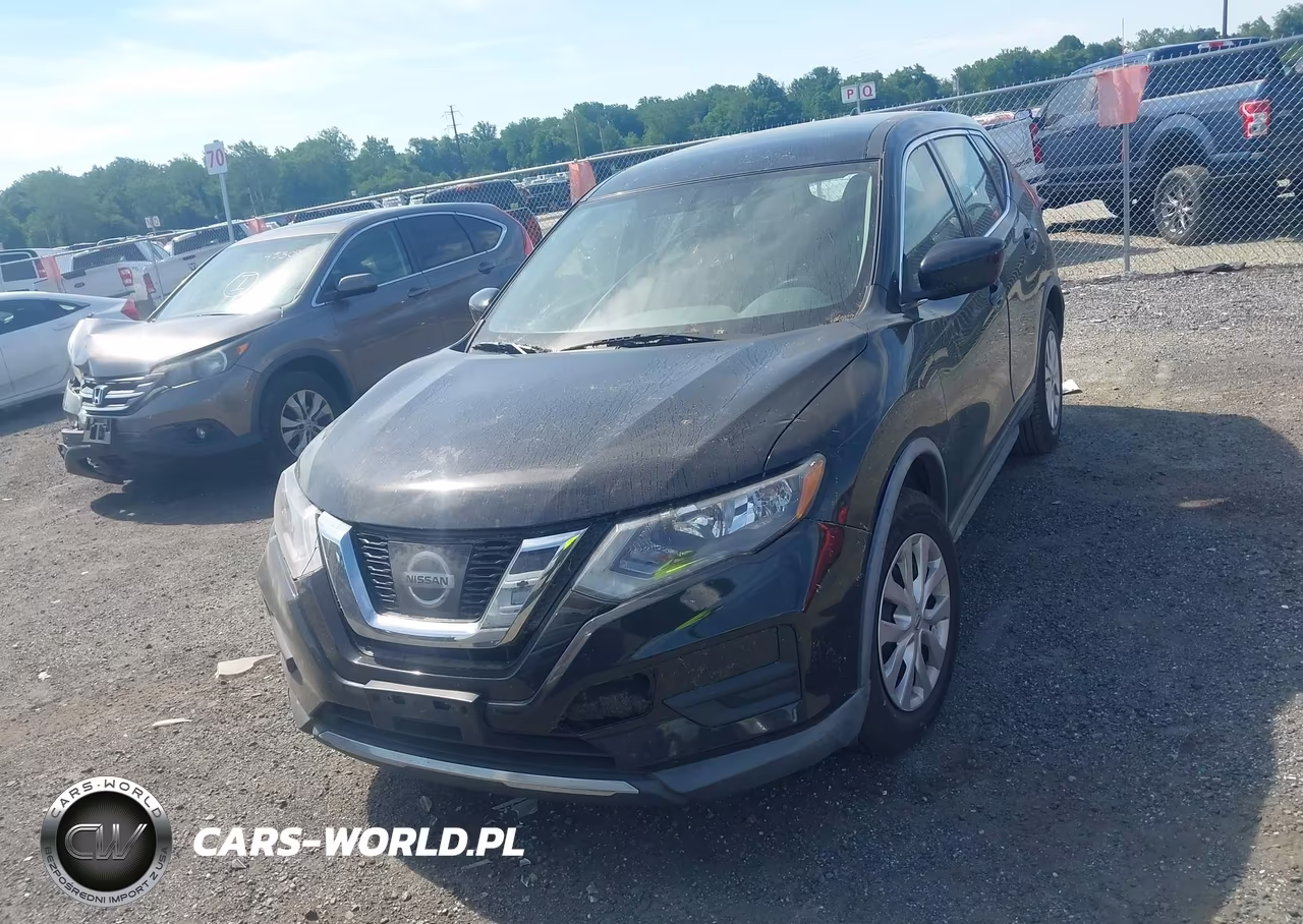 2017 Nissan Rogue S VIN:KNMAT2MV8HP603228 - 11
