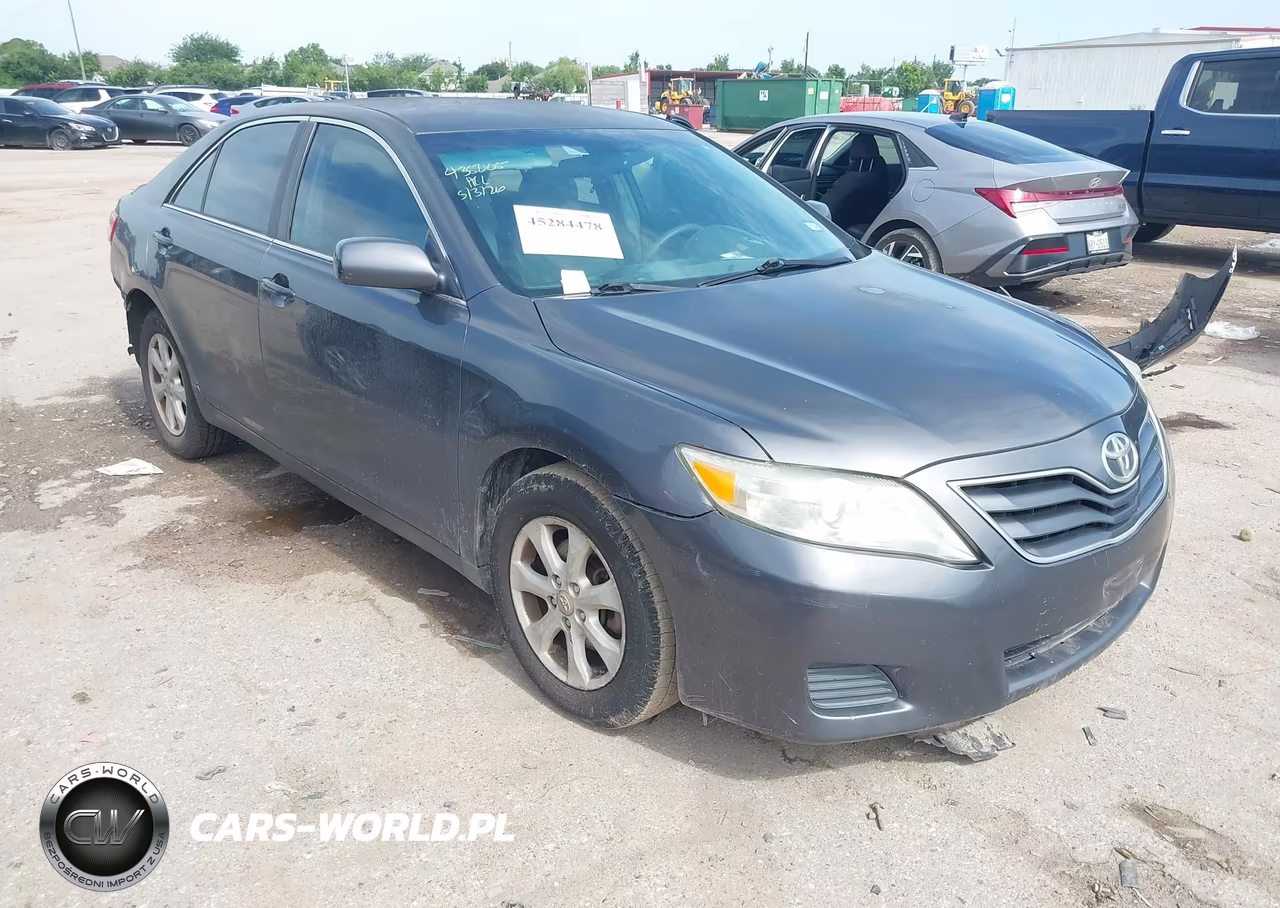 2011 Toyota Camry Le V6 – zdjęcie 1 z 16