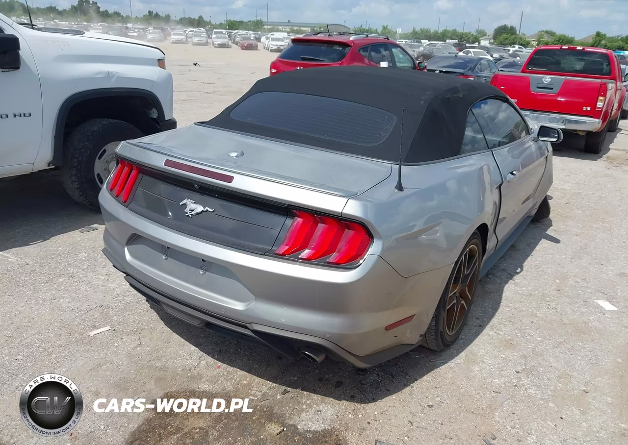 2020 Ford Mustang Ecoboost Premium VIN:1FATP8UH7L5139580 - 4