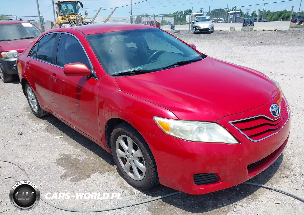 2011 Toyota Camry Le – zdjęcie 1 z 11
