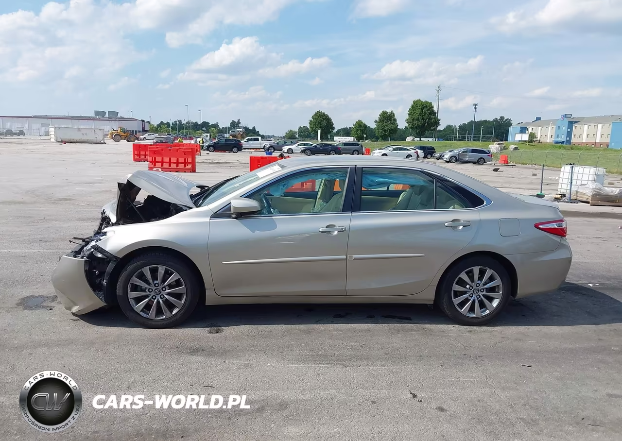 2015 Toyota Camry Xle VIN:4T4BF1FKXFR508176 - 15