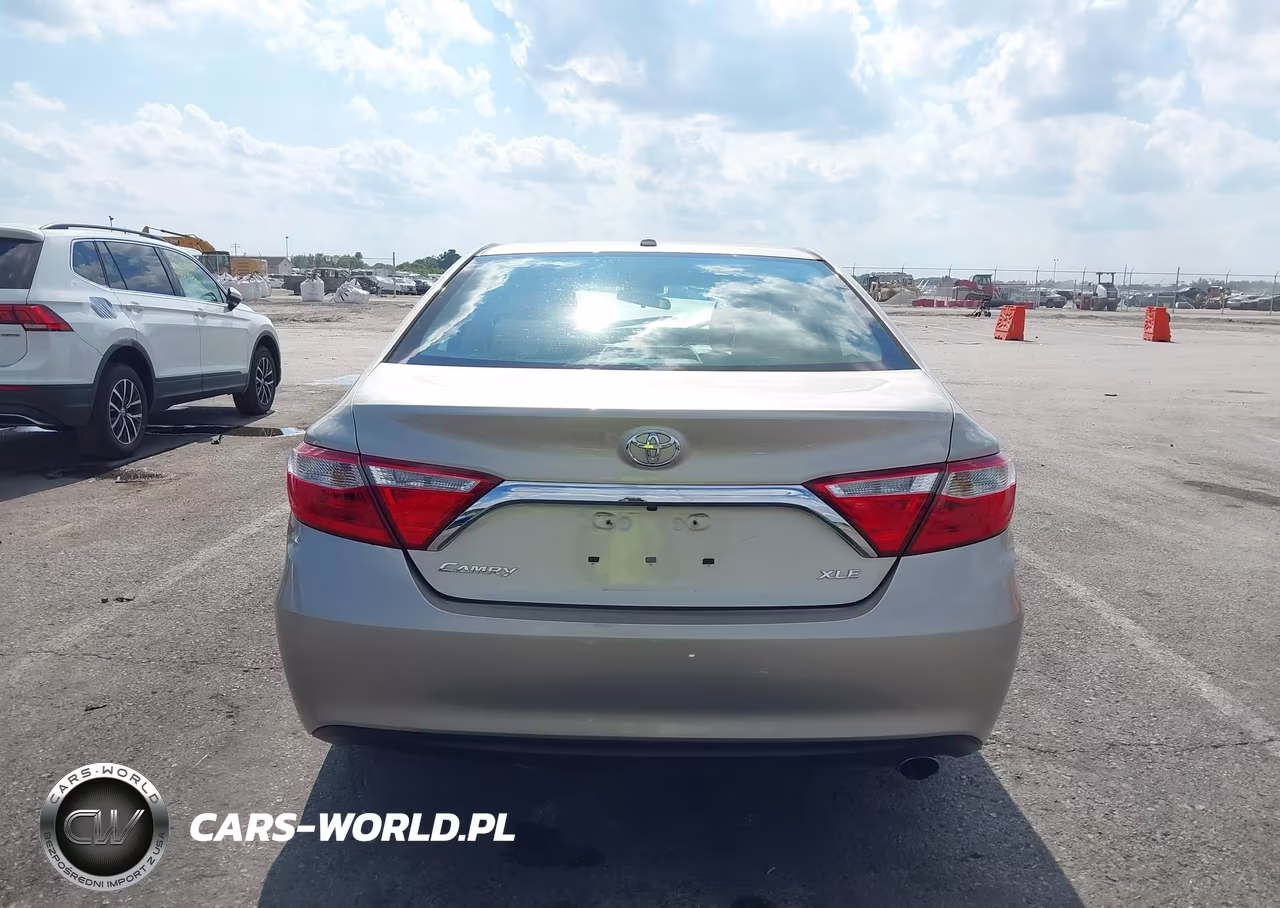 2015 Toyota Camry Xle VIN:4T4BF1FKXFR508176 - 17