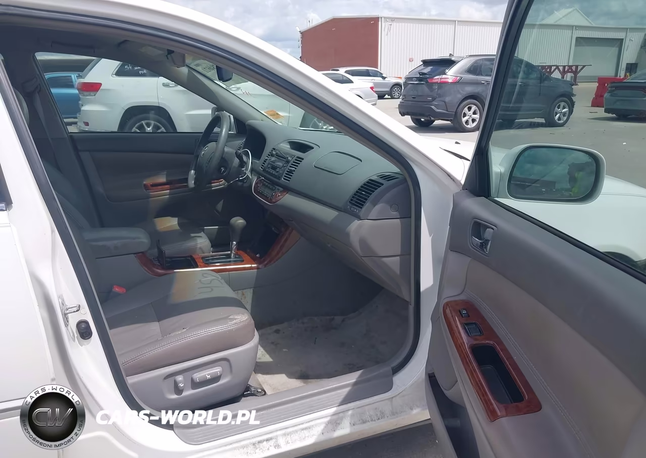 2005 Toyota Camry Xle VIN:4T1BE32KX5U596501 - 5