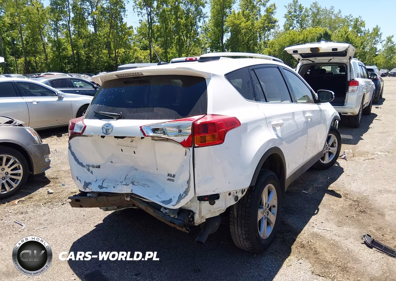 2015 Toyota Rav4 Xle VIN:2T3RFREV6FW407677 - 4