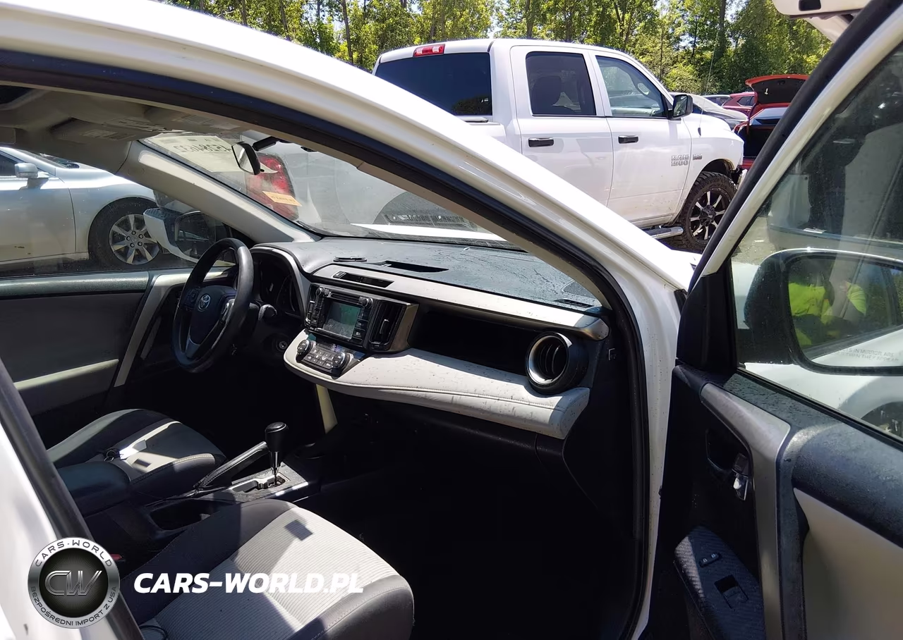 2015 Toyota Rav4 Xle VIN:2T3RFREV6FW407677 - 5