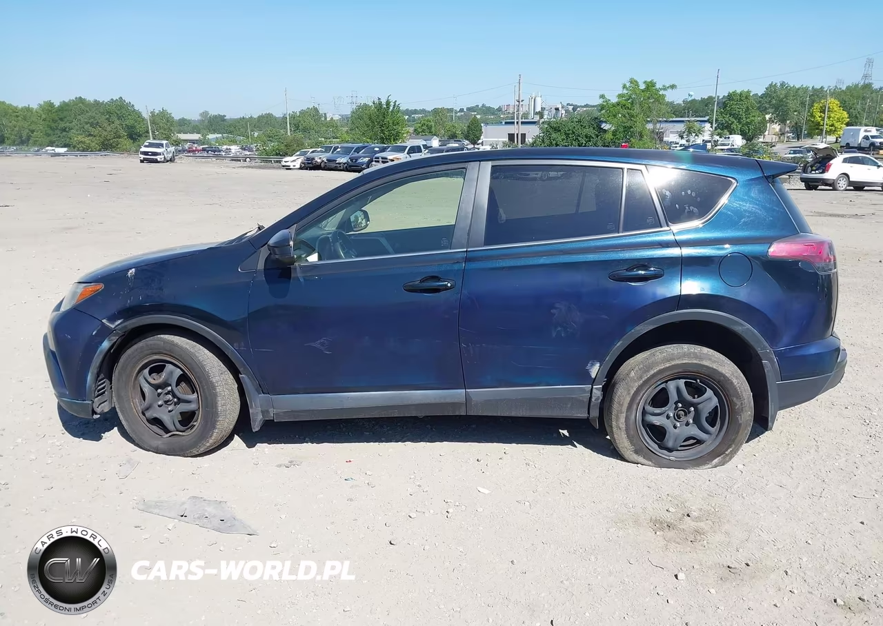 2018 Toyota Rav4 Le VIN:JTMBFREV7JJ232882 - 14