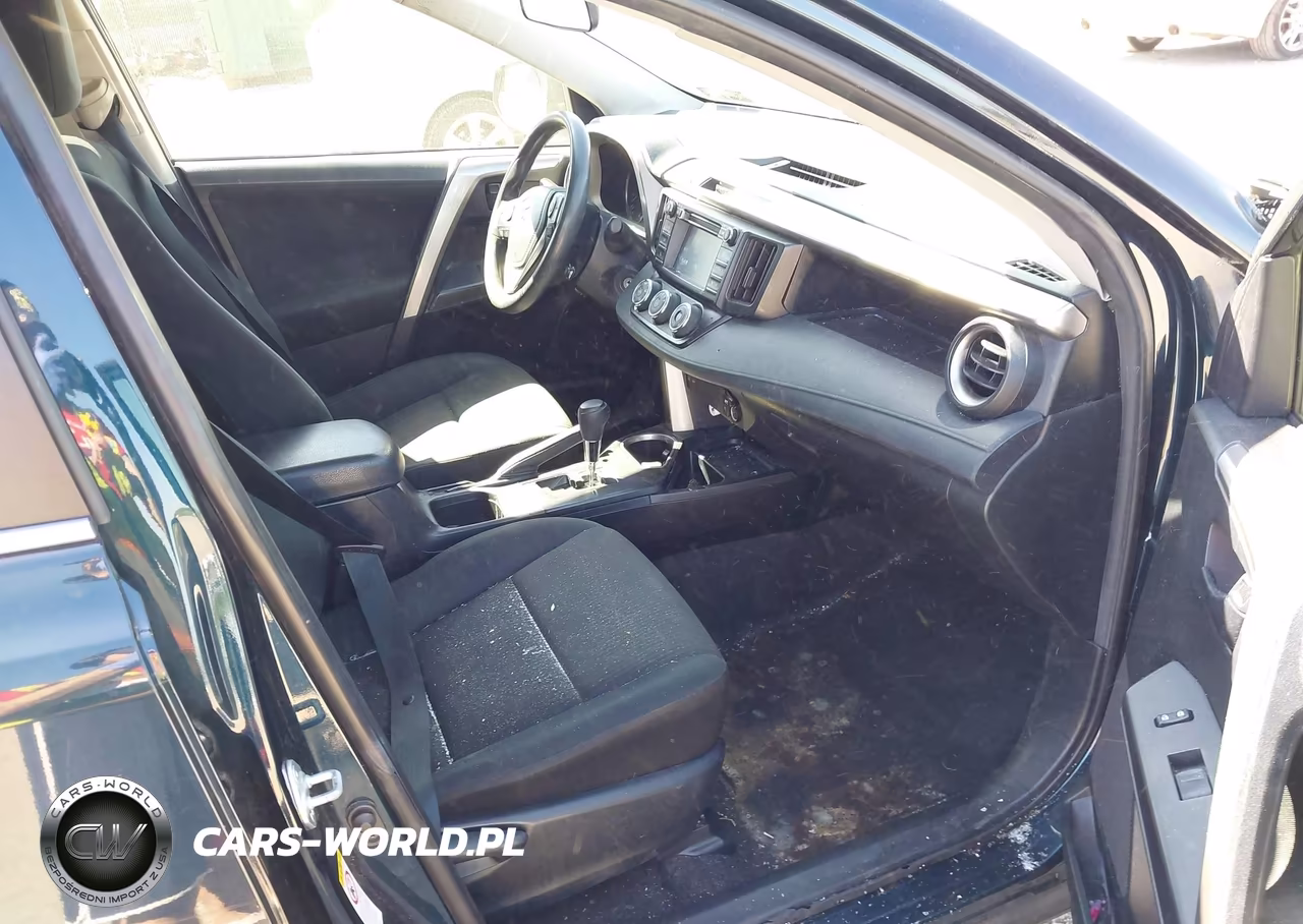 2018 Toyota Rav4 Le VIN:JTMBFREV7JJ232882 - 5