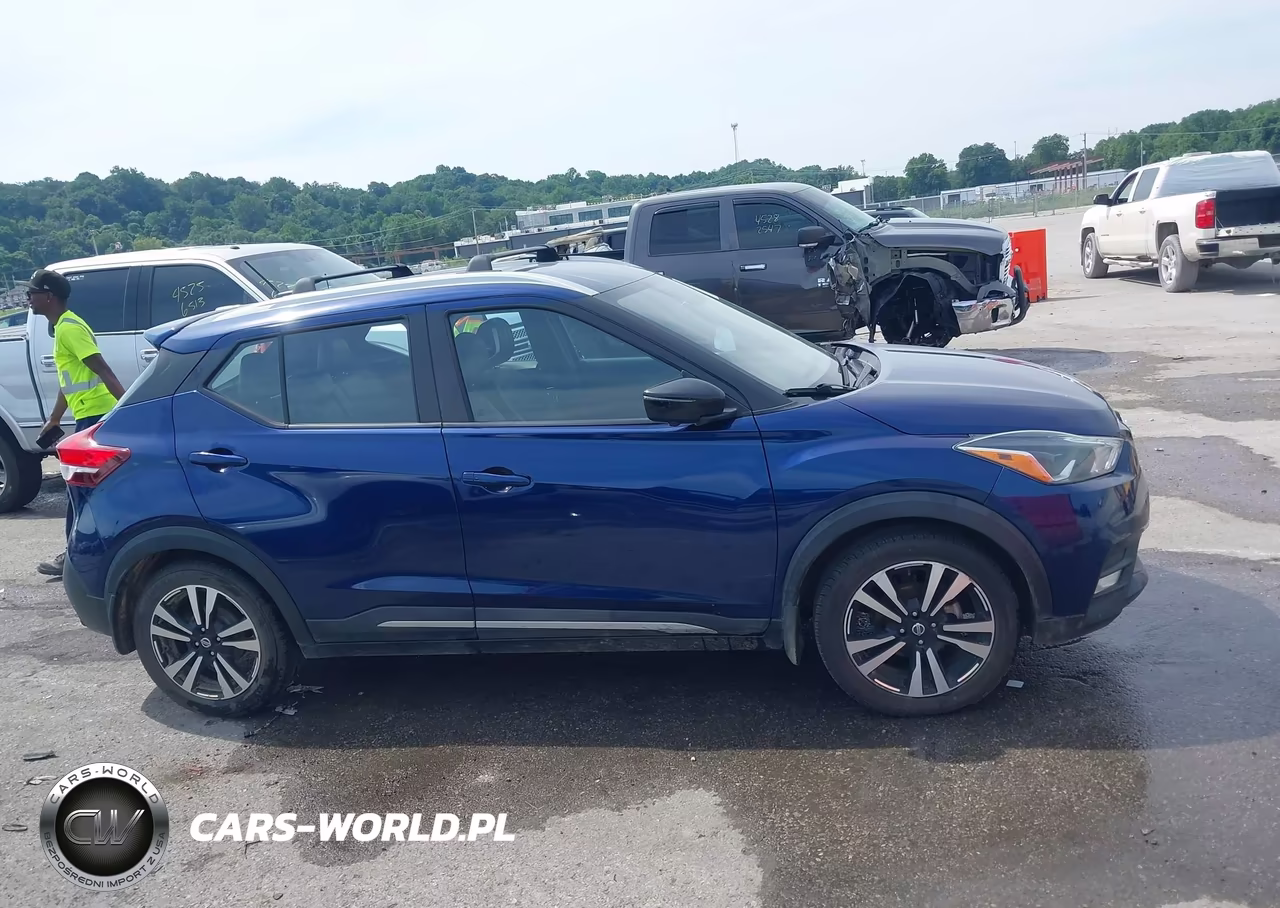 2018 Nissan Kicks Sr VIN:3N1CP5CU2JL512645 - 13