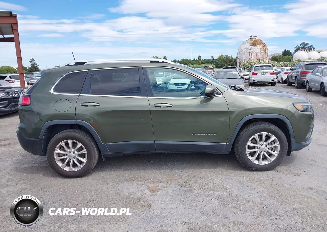 2019 Jeep Cherokee Latitude 4X4 VIN:1C4PJMCB8KD440348 - 14