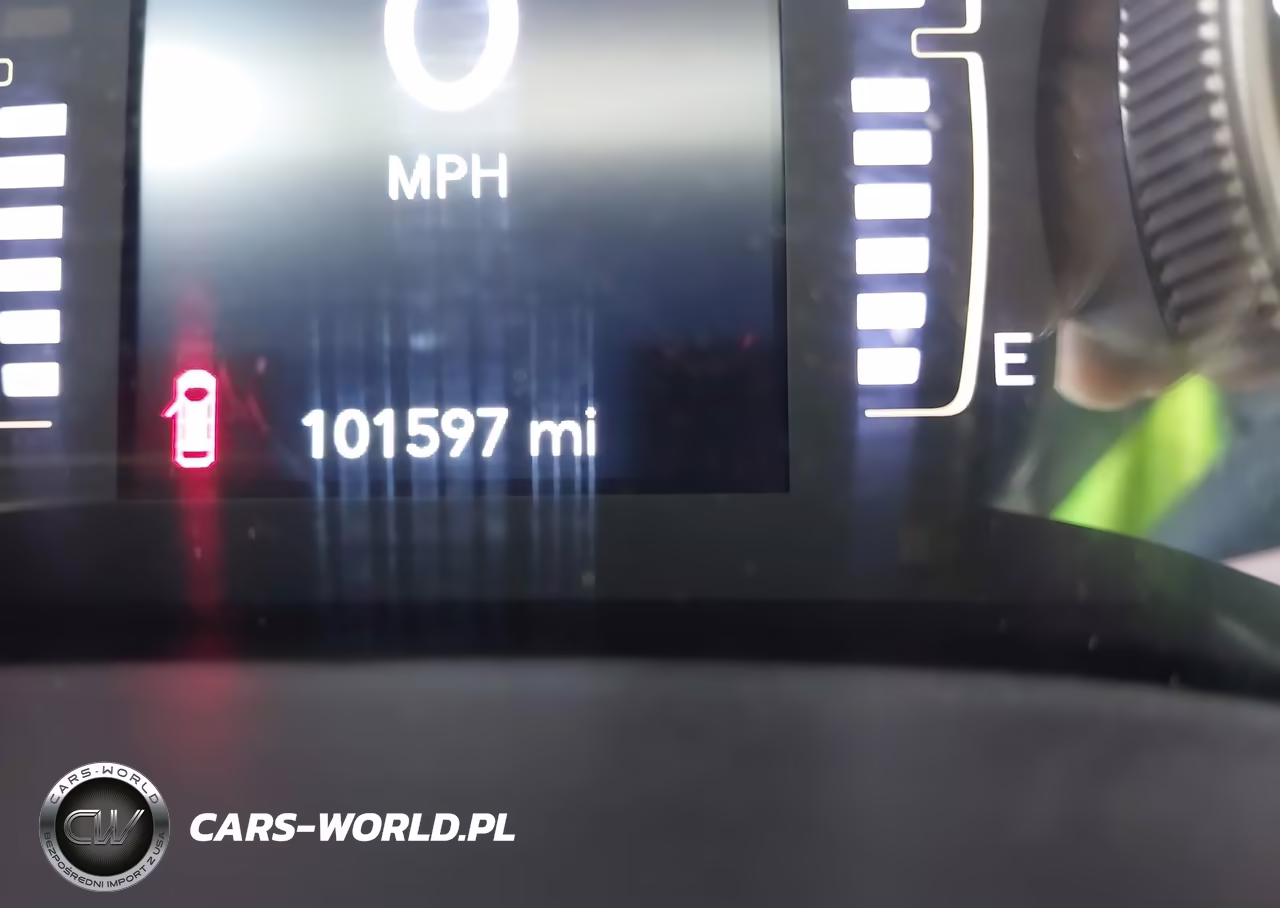2019 Jeep Cherokee Latitude 4X4 VIN:1C4PJMCB8KD440348 - 16