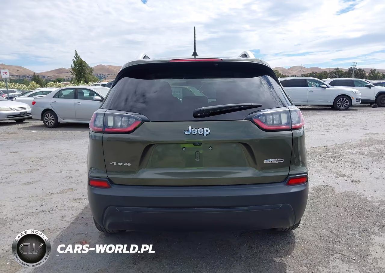 2019 Jeep Cherokee Latitude 4X4 VIN:1C4PJMCB8KD440348 - 17