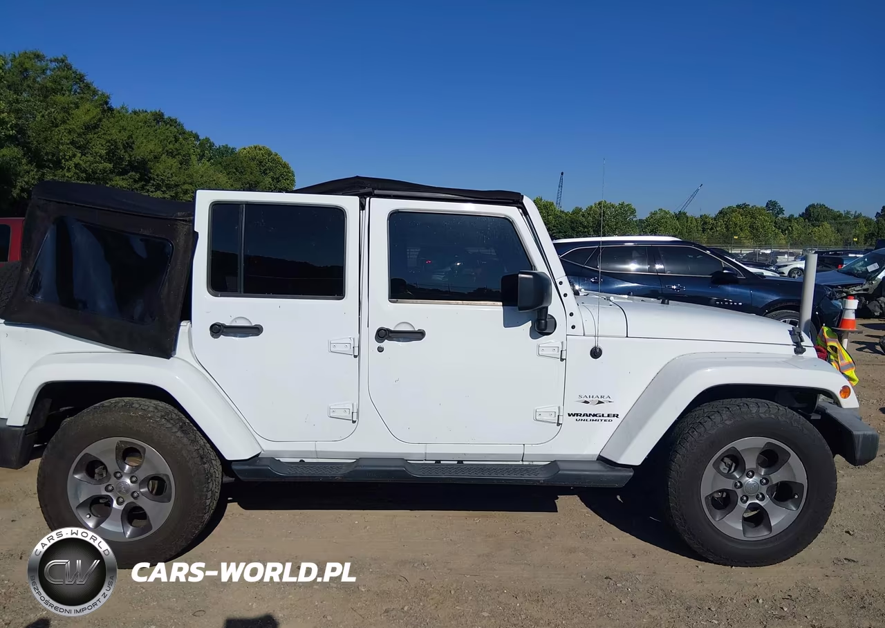 2016 Jeep Wrangler Unlimited Sahara VIN:1C4BJWEG2GL104772 - 13