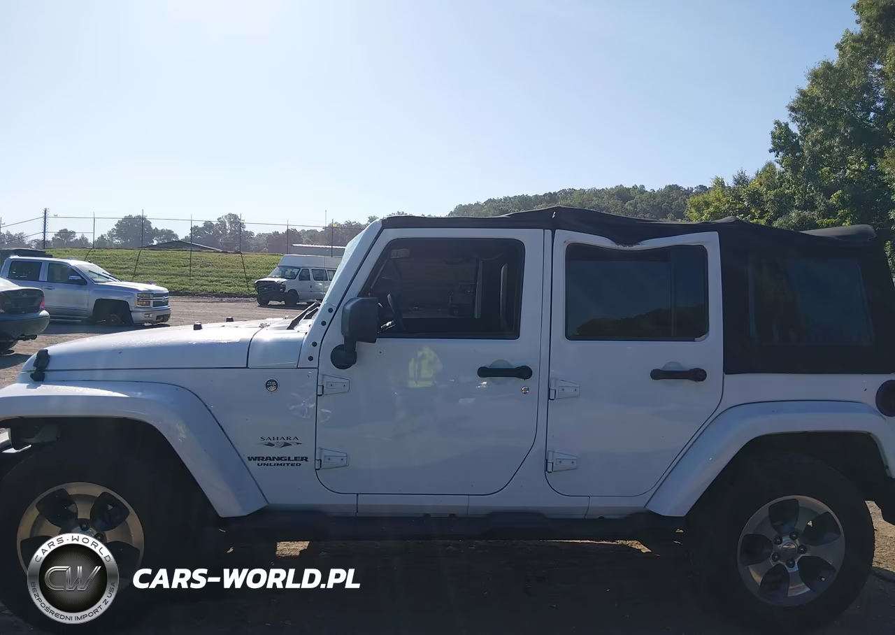 2016 Jeep Wrangler Unlimited Sahara VIN:1C4BJWEG2GL104772 - 14