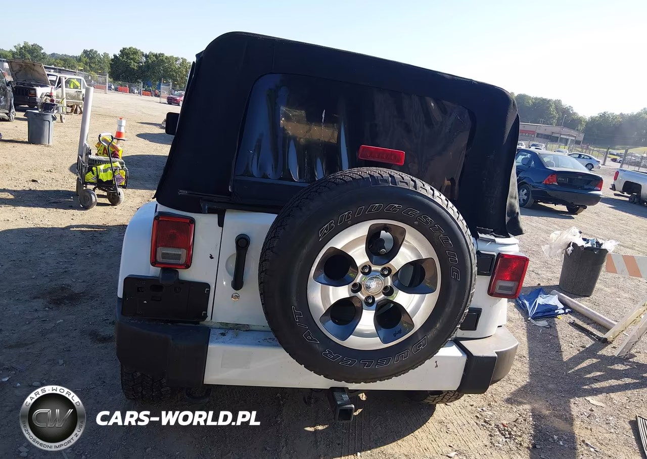 2016 Jeep Wrangler Unlimited Sahara VIN:1C4BJWEG2GL104772 - 16