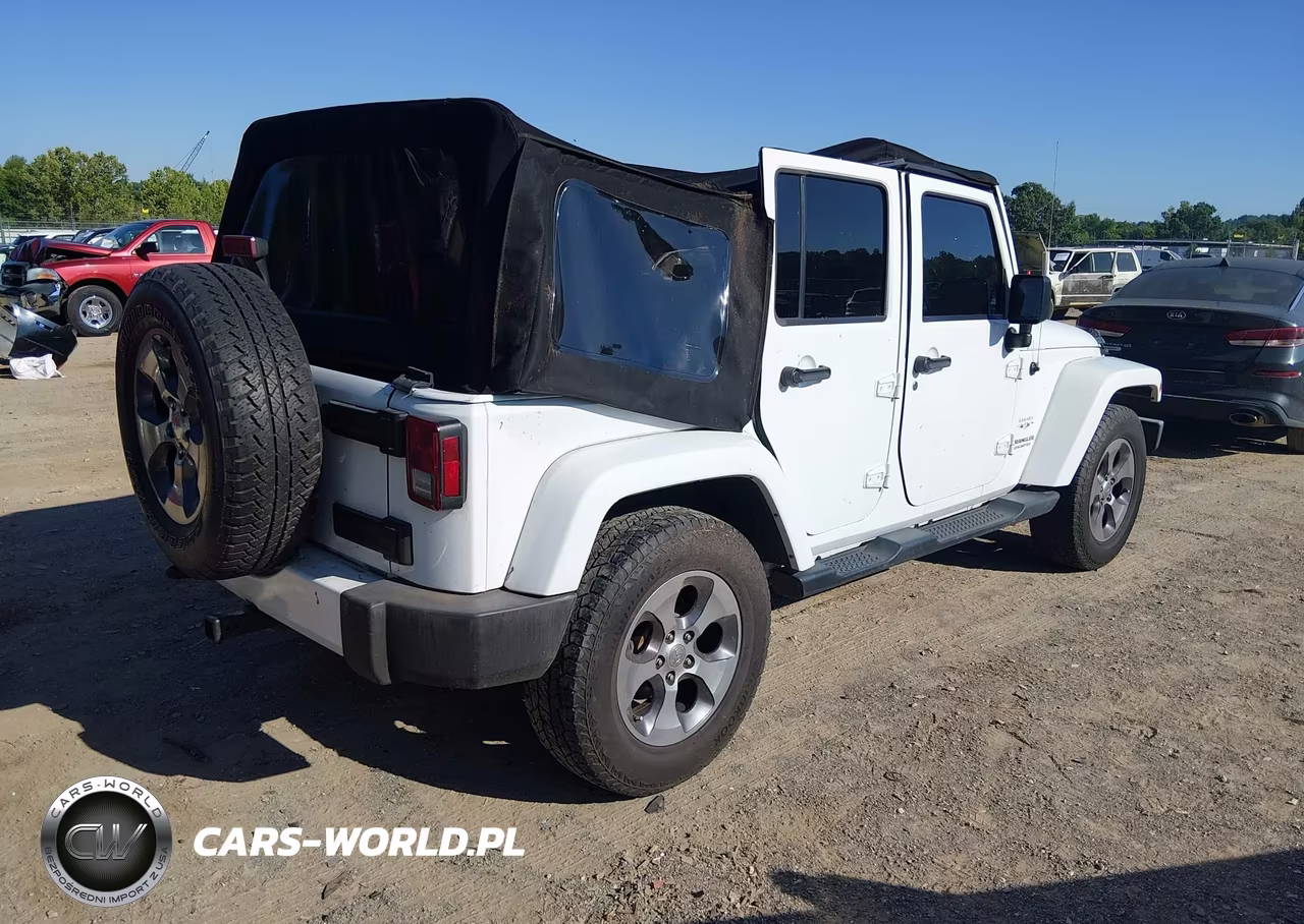 2016 Jeep Wrangler Unlimited Sahara VIN:1C4BJWEG2GL104772 - 4