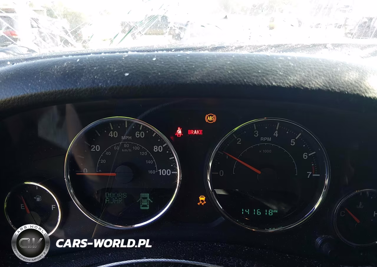 2016 Jeep Wrangler Unlimited Sahara VIN:1C4BJWEG2GL104772 - 7