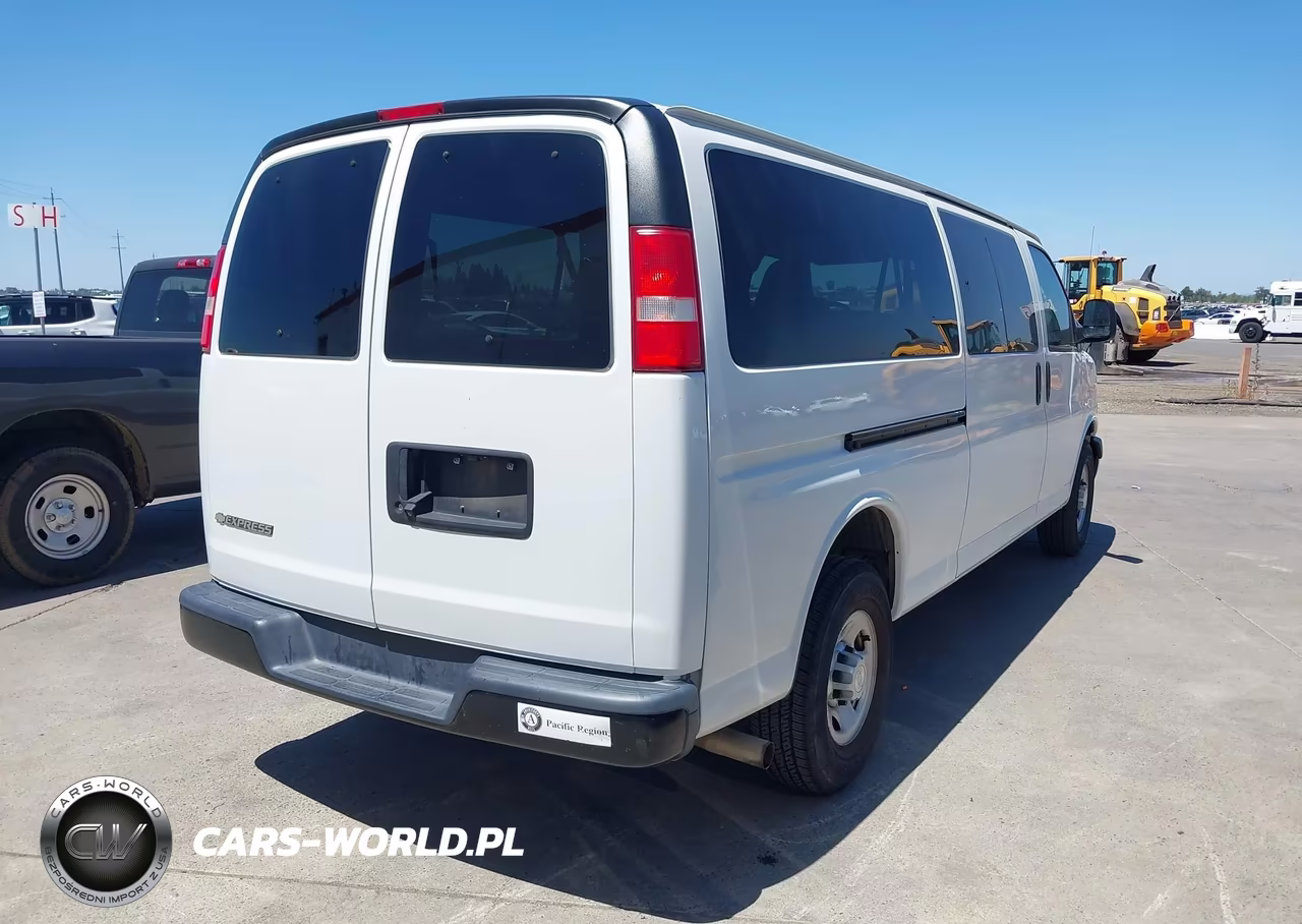 2018 Chevrolet Express 3500 Ls VIN:1GAZGNFG7J1275597 - 4
