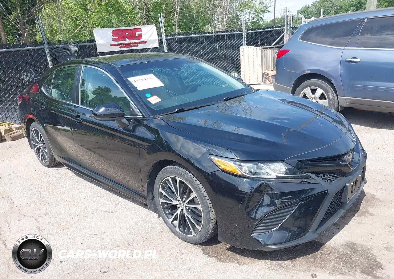 2018 Toyota Camry Se – zdjęcie 1 z 19