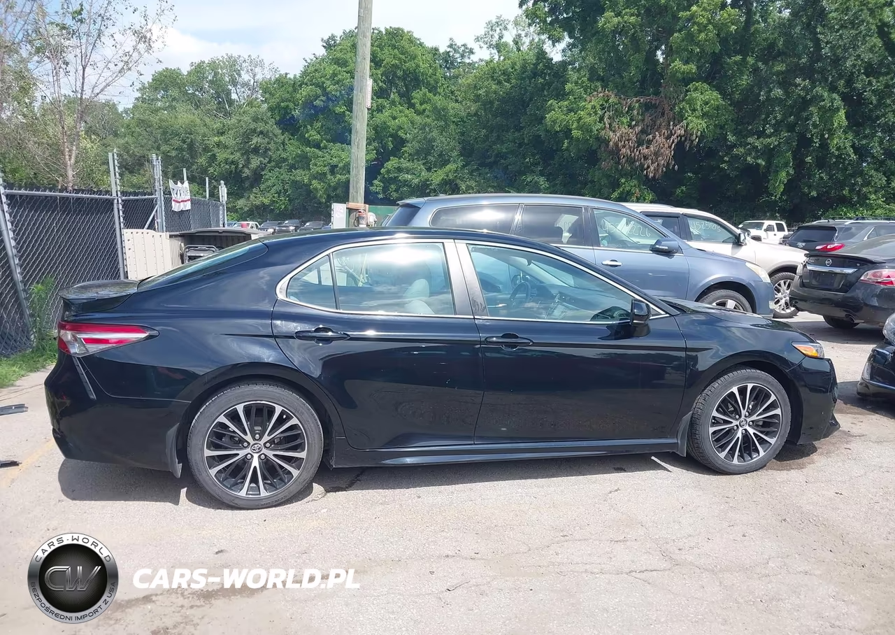 2018 Toyota Camry Se VIN:4T1B11HK8JU155614 - 13