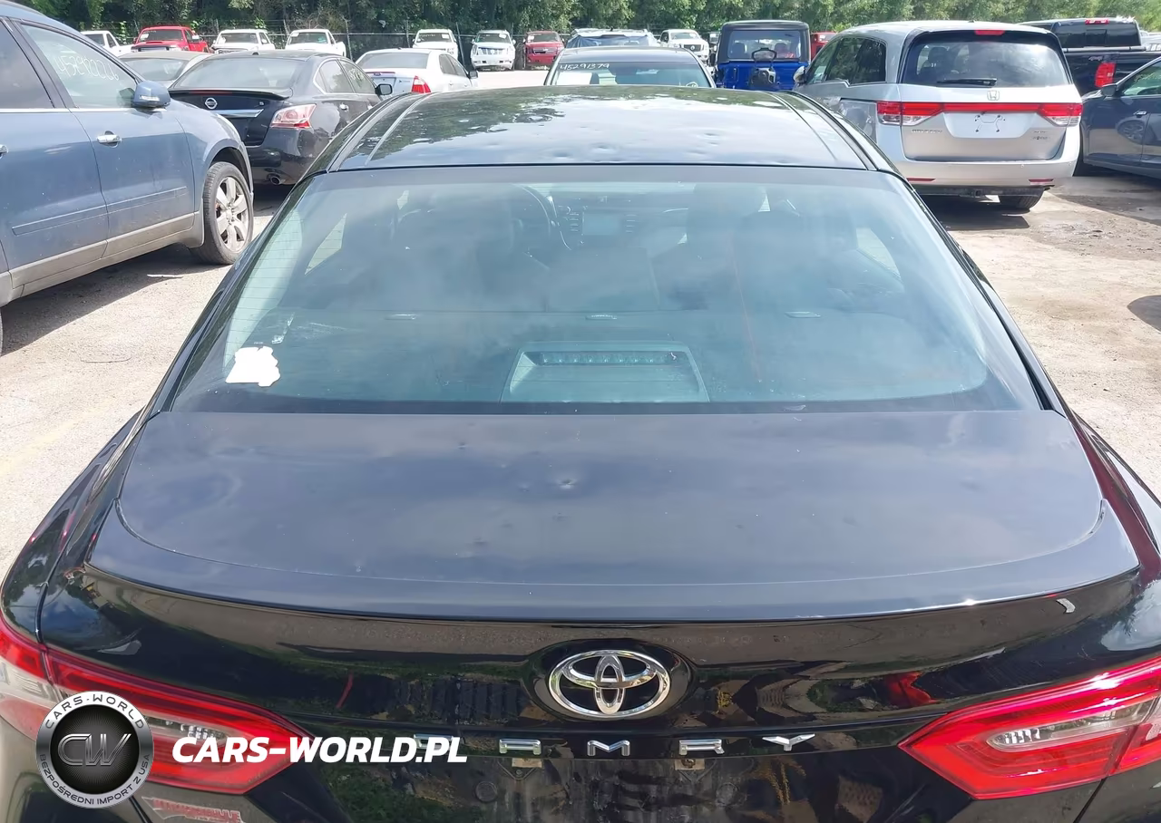 2018 Toyota Camry Se VIN:4T1B11HK8JU155614 - 18
