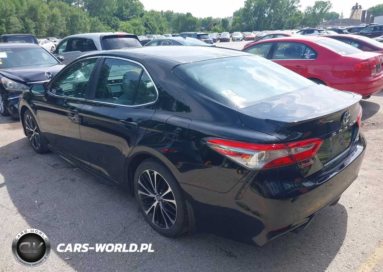 2018 Toyota Camry Se VIN:4T1B11HK8JU155614 - 3