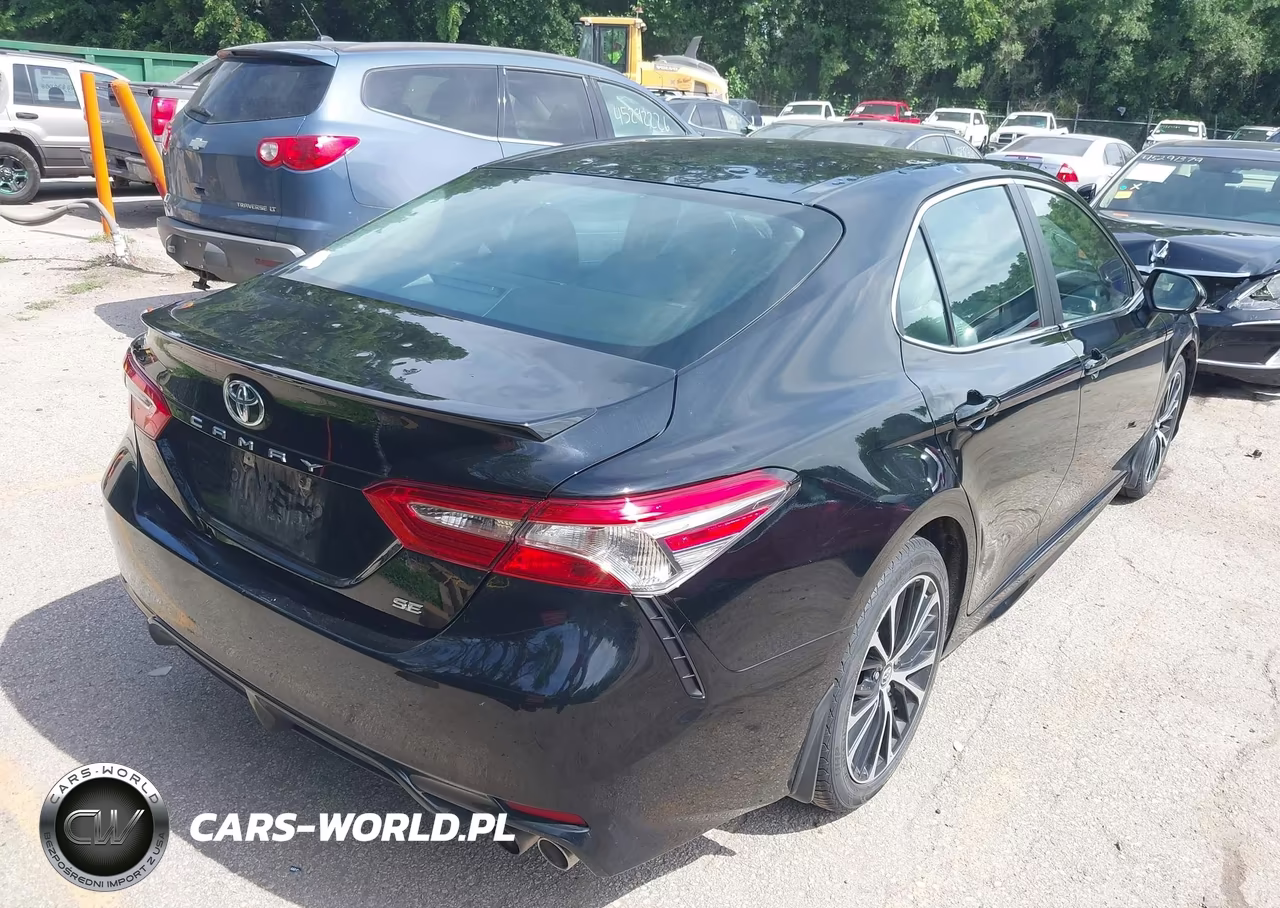 2018 Toyota Camry Se VIN:4T1B11HK8JU155614 - 4