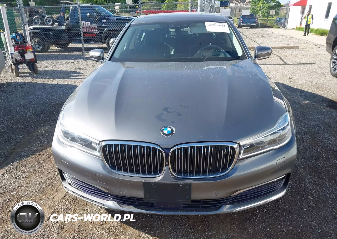 2016 BMW 750I xDrive VIN:WBA7F2C51GGE12333 - 12