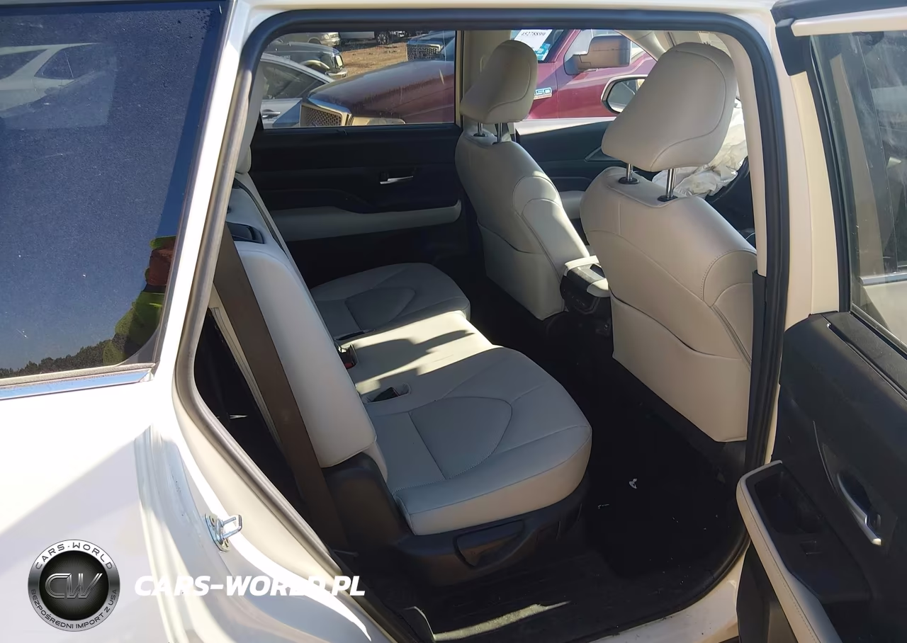 2024 Toyota Grand Highlander Xle VIN:5TDAAAB55RS033781 - 8