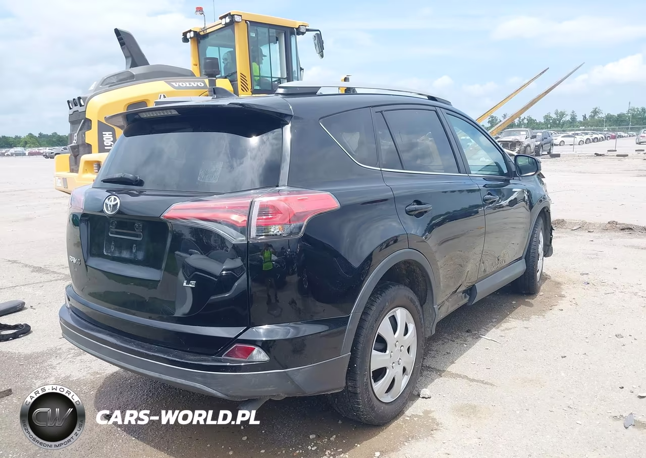 2018 Toyota Rav4 Le VIN:2T3ZFREV9JW455652 - 4