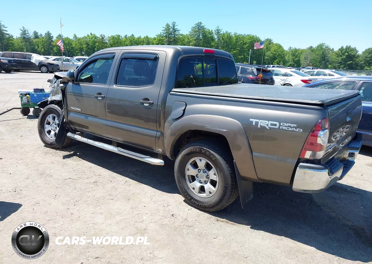 2013 Toyota Tacoma Base V6 VIN:3TMLU4EN9DM111792 - 3