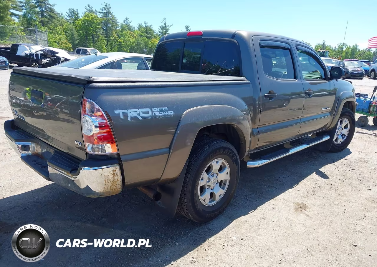 2013 Toyota Tacoma Base V6 VIN:3TMLU4EN9DM111792 - 4