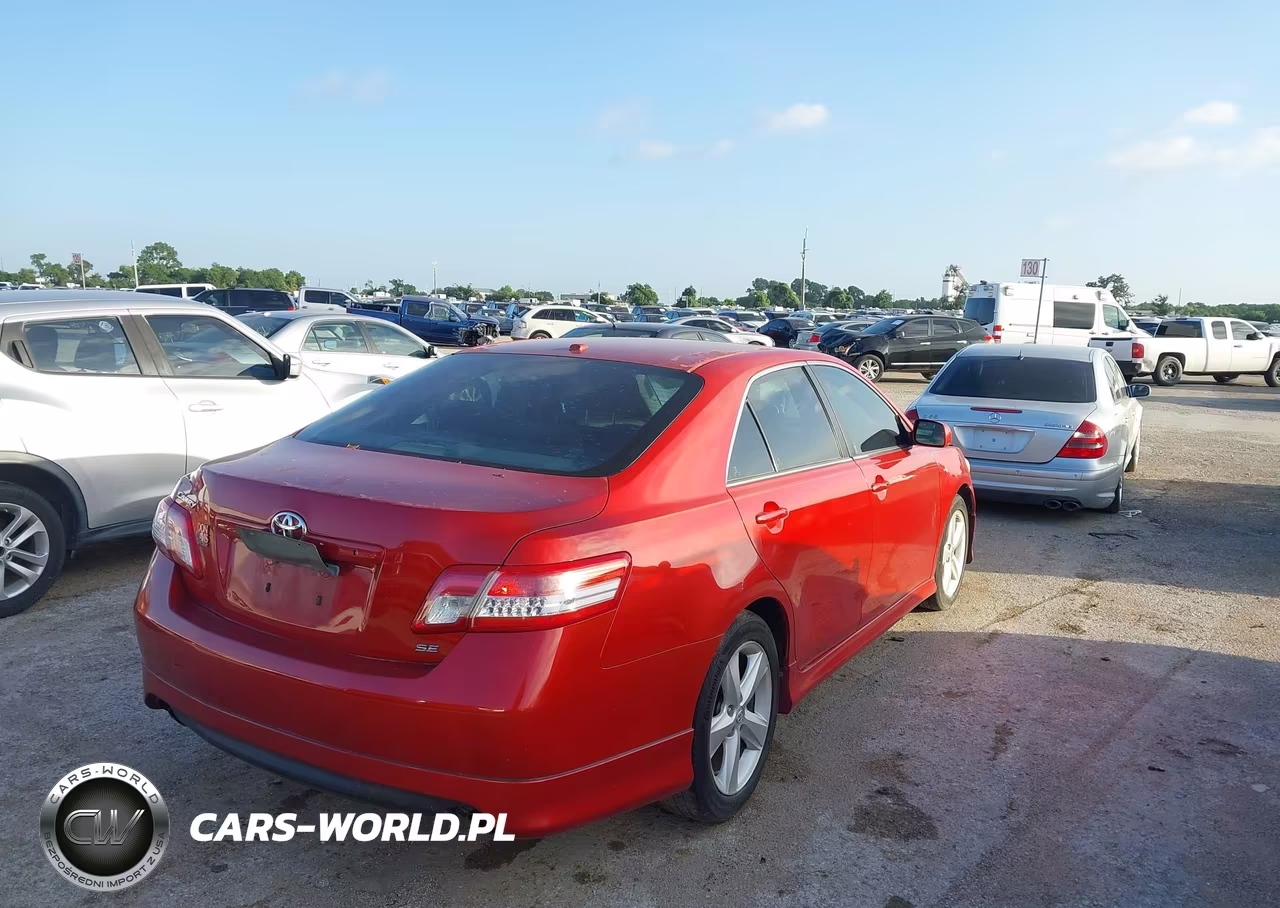 2010 Toyota Camry Se VIN:4T1BF3EK8AU501453 - 4