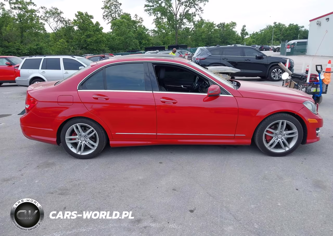 2014 Mercedes-Benz C 250 Sport VIN:WDDGF4HB6EA947075 - 13