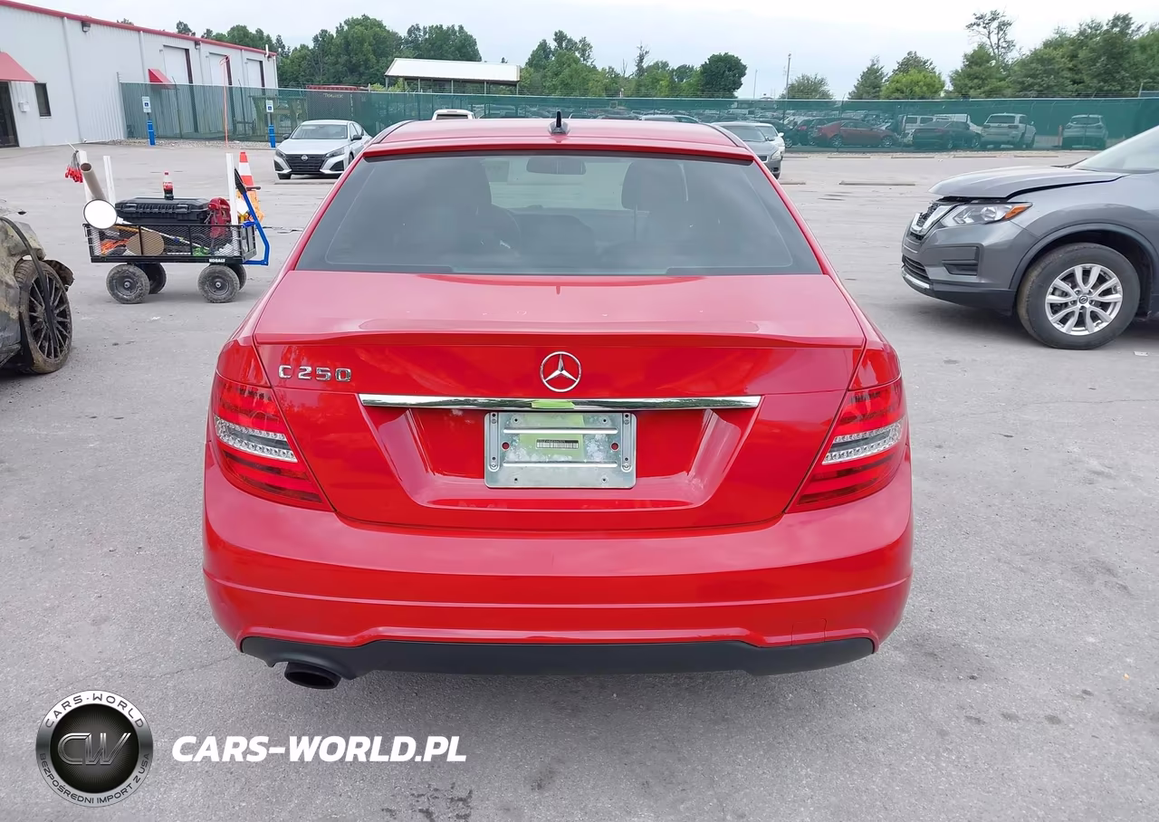 2014 Mercedes-Benz C 250 Sport VIN:WDDGF4HB6EA947075 - 16