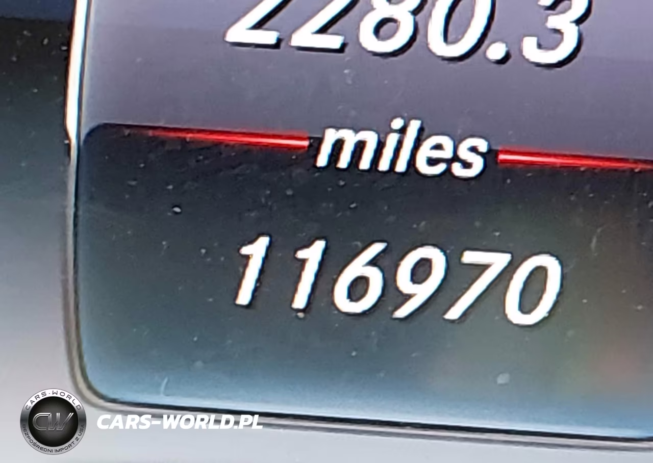 2016 Mercedes-Benz C 300 4Matic VIN:55SWF4KBXGU103676 - 16