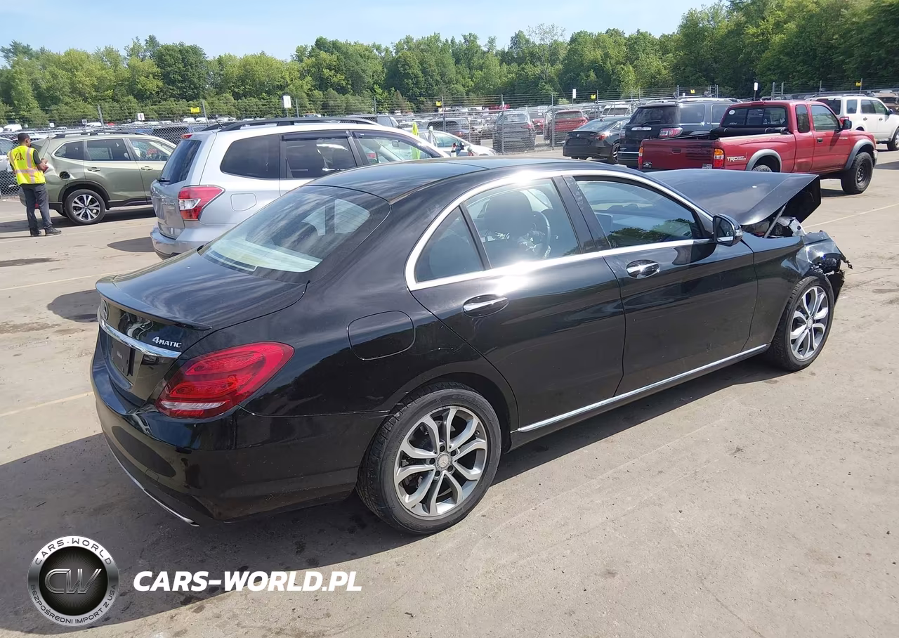 2016 Mercedes-Benz C 300 4Matic VIN:55SWF4KBXGU103676 - 4
