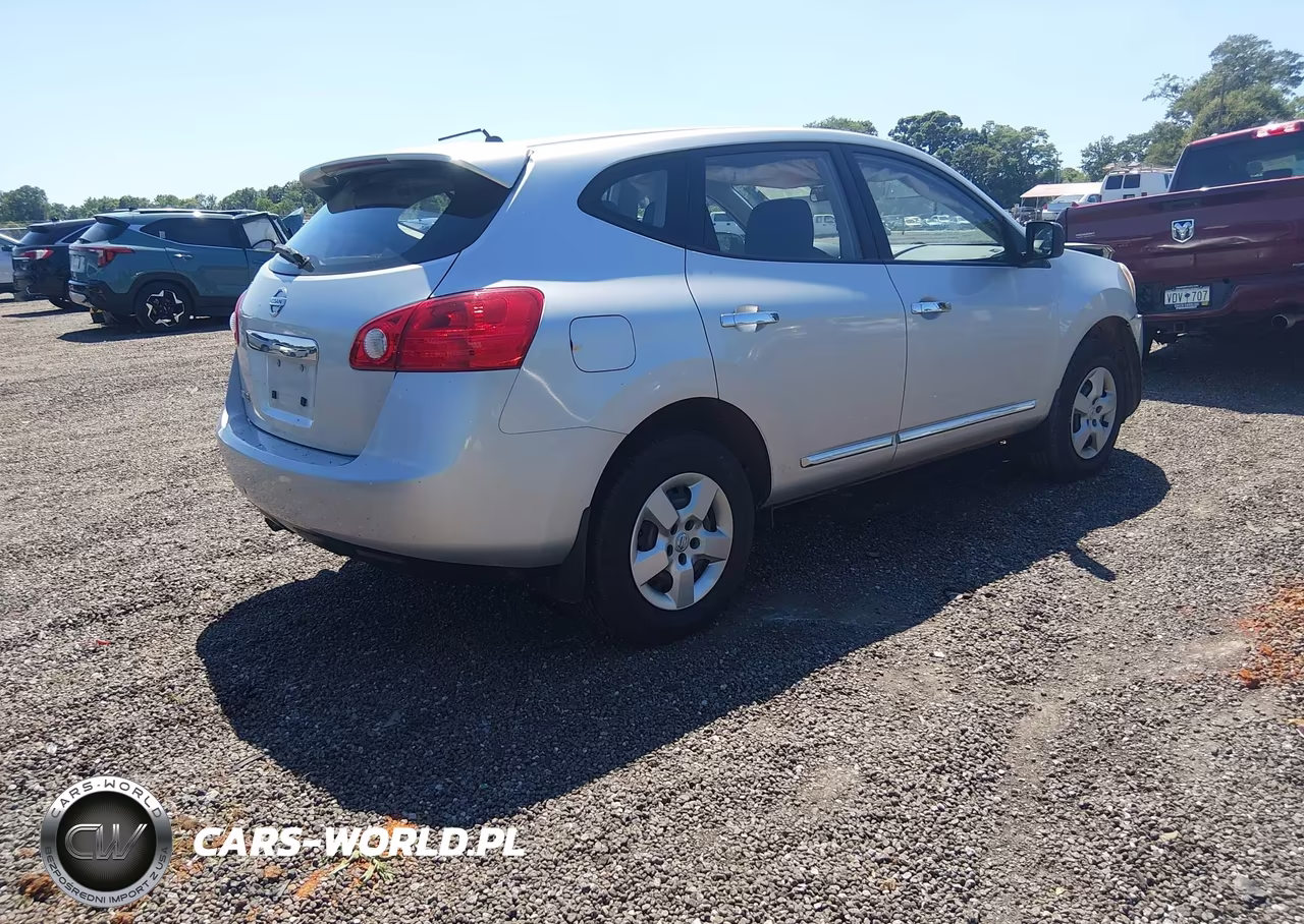2013 Nissan Rogue S VIN:JN8AS5MT4DW508298 - 4