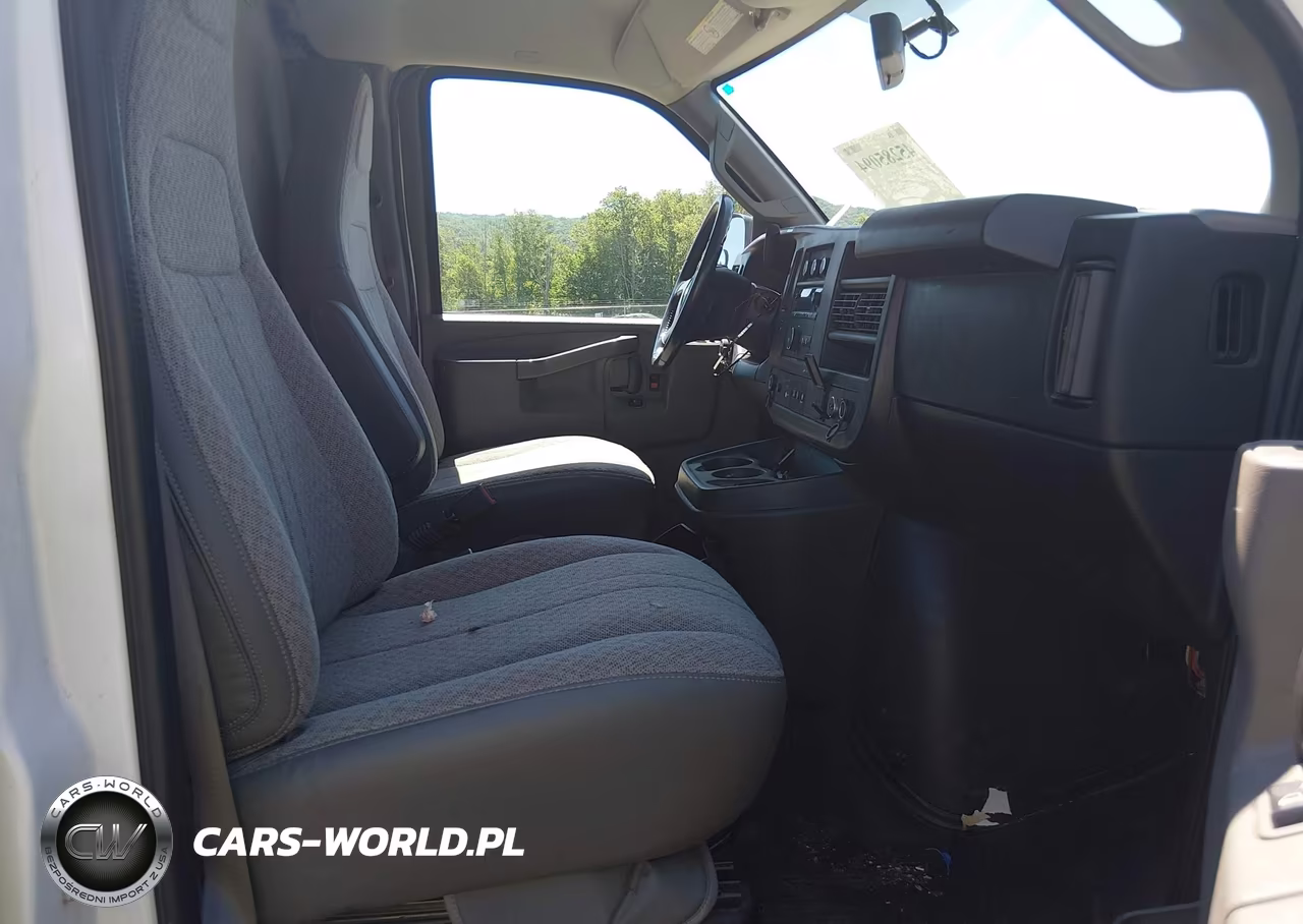 2017 Chevrolet Express 2500 Work Van VIN:1GCWGAFF8H1347086 - 5