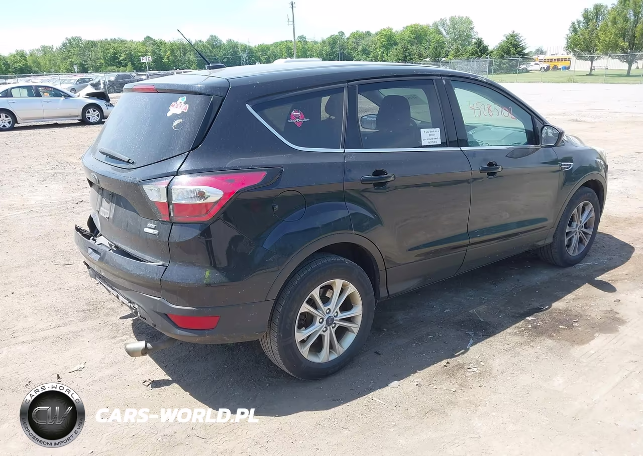 2017 Ford Escape Se VIN:1FMCU9GD9HUC74845 - 4