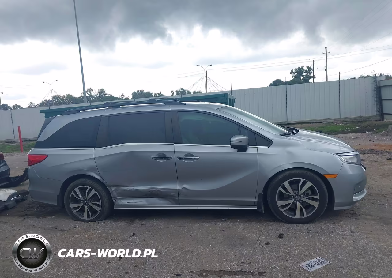 2022 Honda Odyssey Touring VIN:5FNRL6H89NB040050 - 13