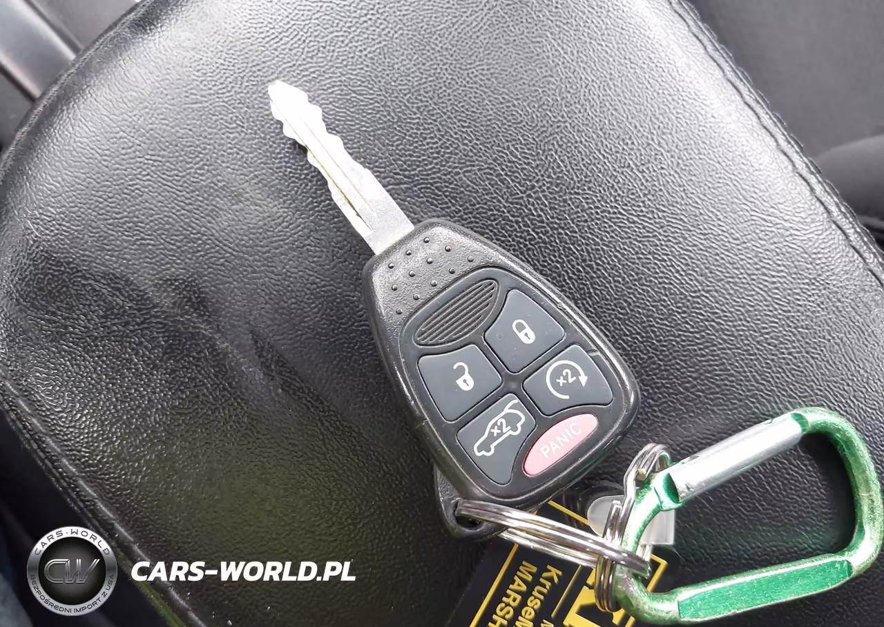 2013 Chrysler 200 Touring VIN:1C3CCBBB3DN594823 - 11