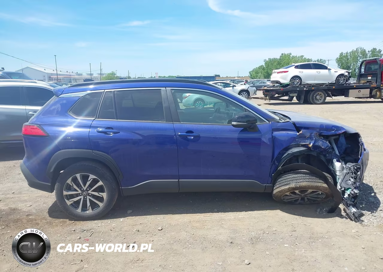 2025 Toyota Corolla Cross Xle VIN:7MUEAAAG1SV124806 - 13