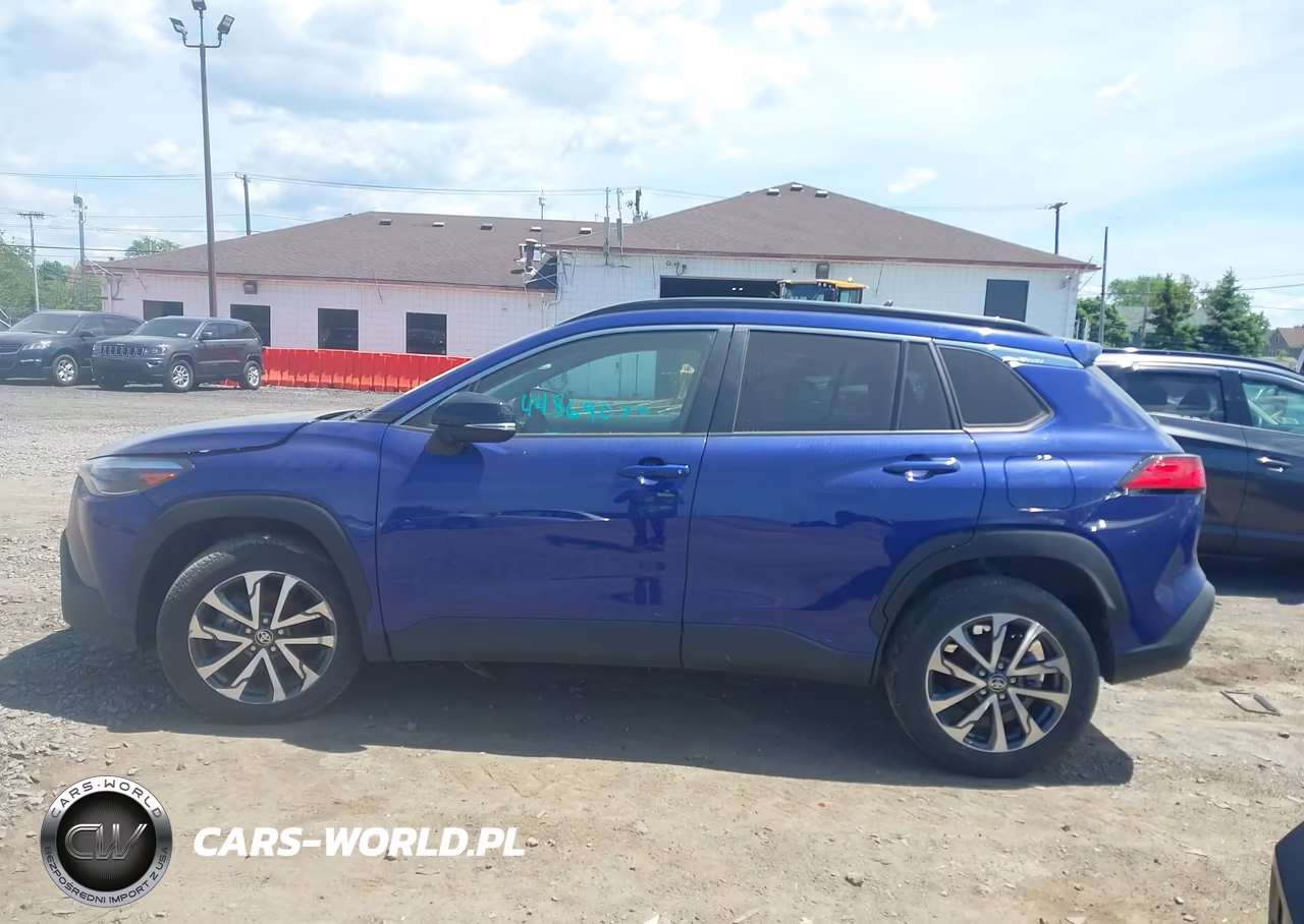2025 Toyota Corolla Cross Xle VIN:7MUEAAAG1SV124806 - 14
