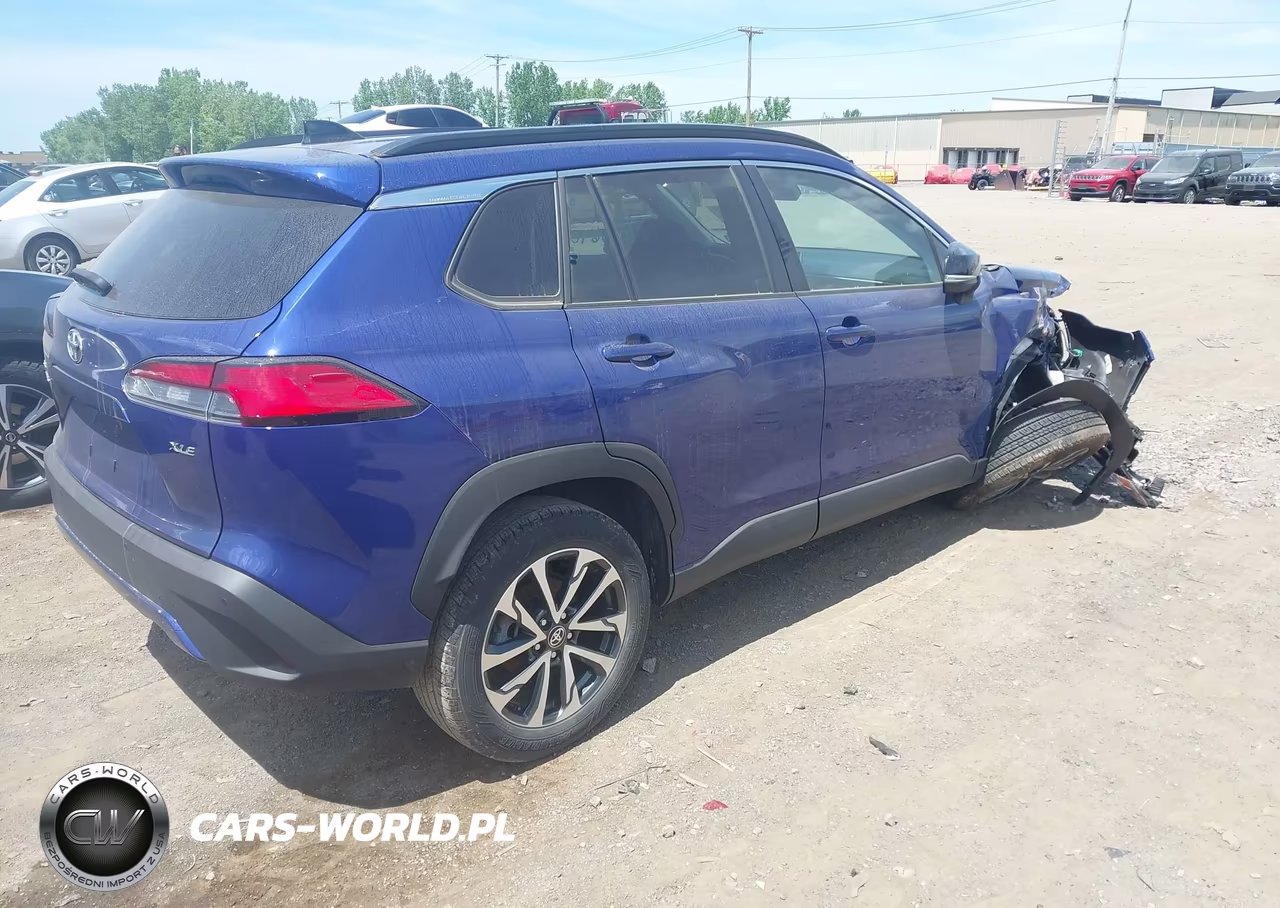 2025 Toyota Corolla Cross Xle VIN:7MUEAAAG1SV124806 - 4