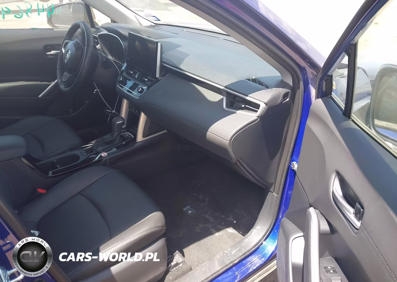 2025 Toyota Corolla Cross Xle VIN:7MUEAAAG1SV124806 - 5