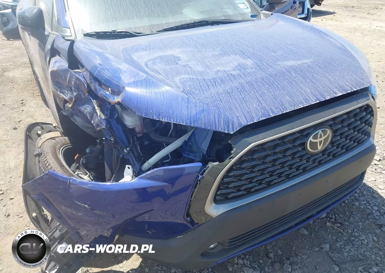 2025 Toyota Corolla Cross Xle VIN:7MUEAAAG1SV124806 - 6