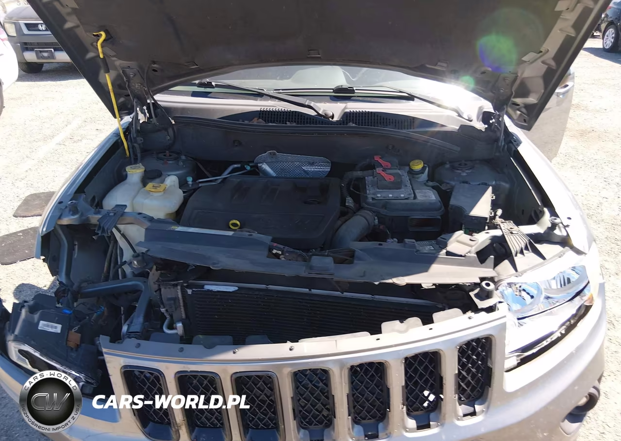 2012 Jeep Compass Latitude VIN:1C4NJDEB8CD608852 - 10